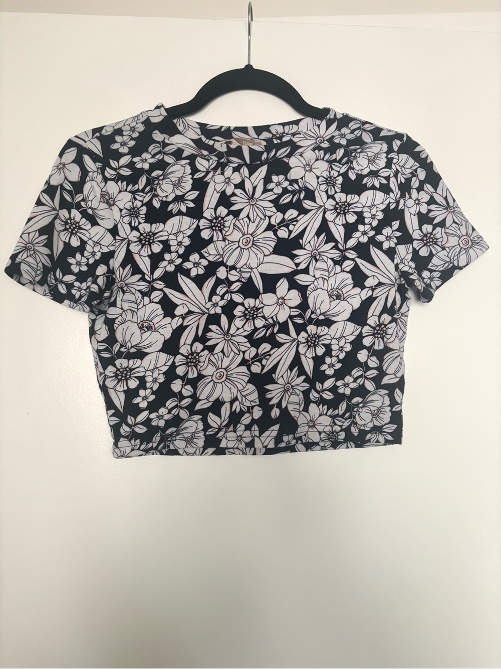 Black and White Floral Crop Tee Forever 21